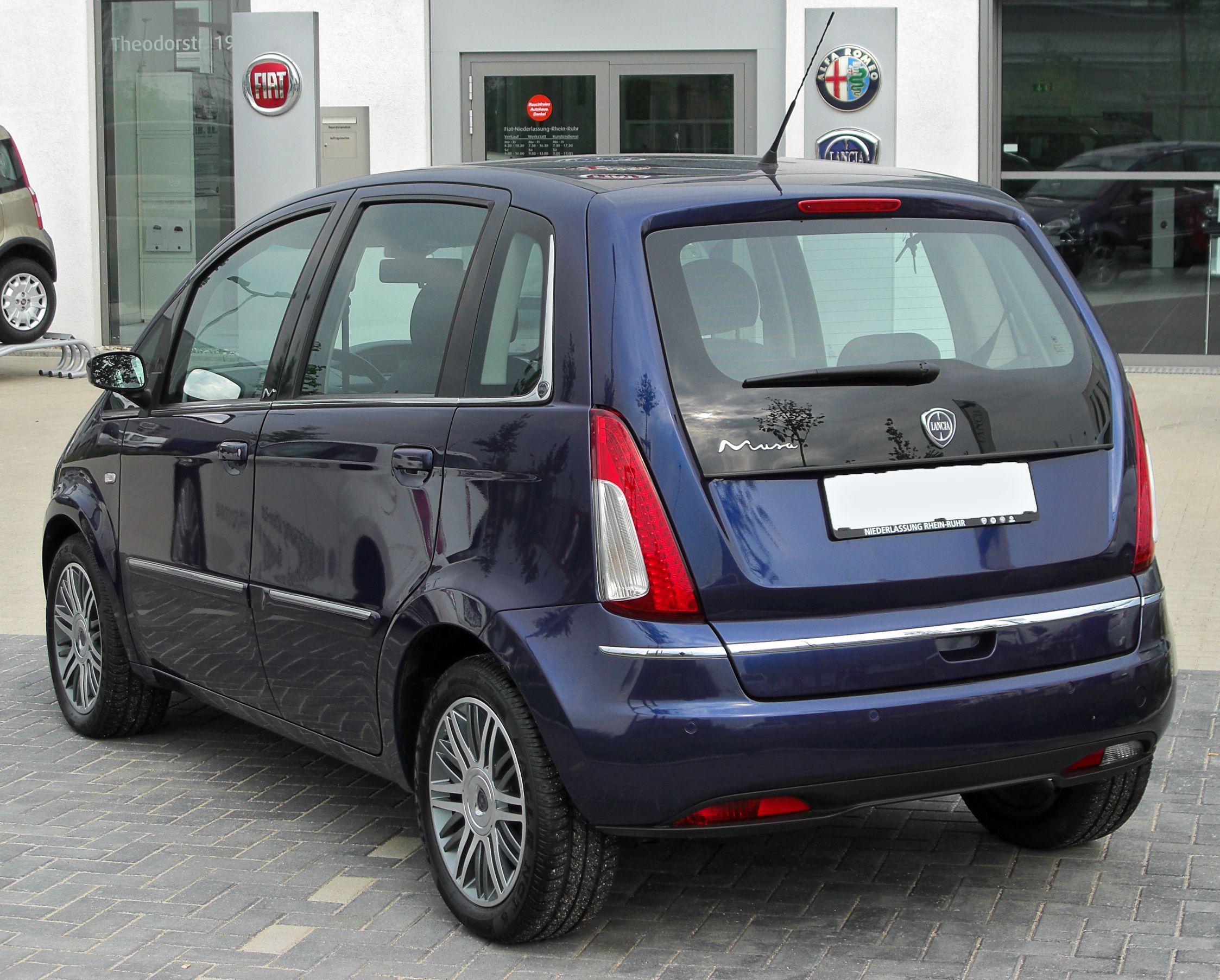 Lancia_musa_facelift_rear_20100515