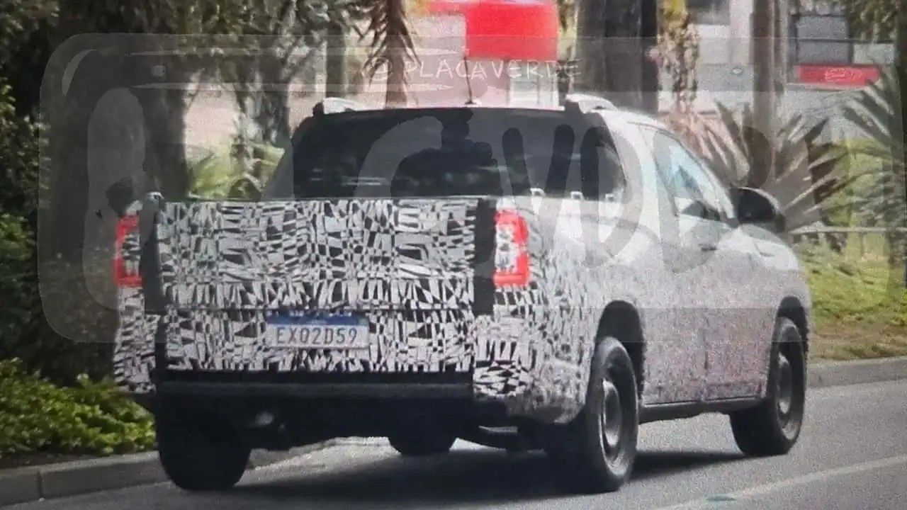 Flagra-vw-tukan-cabine-simples-e-vista-pela-primeira-vez