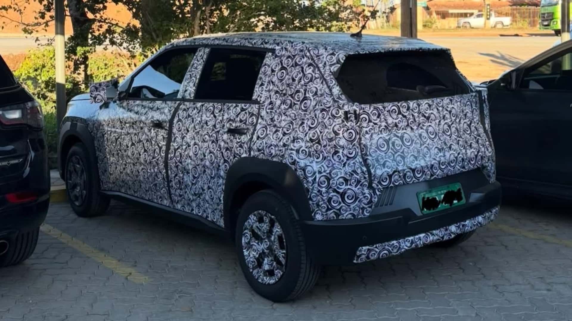 Flagra-fiat-argo-2027-sera-identico-ao-panda-e-tera-receita-de-i20(2)