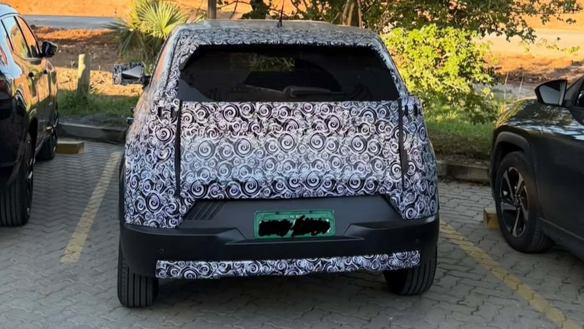 Flagra-fiat-argo-2027-sera-identico-ao-panda-e-tera-receita-de-i20