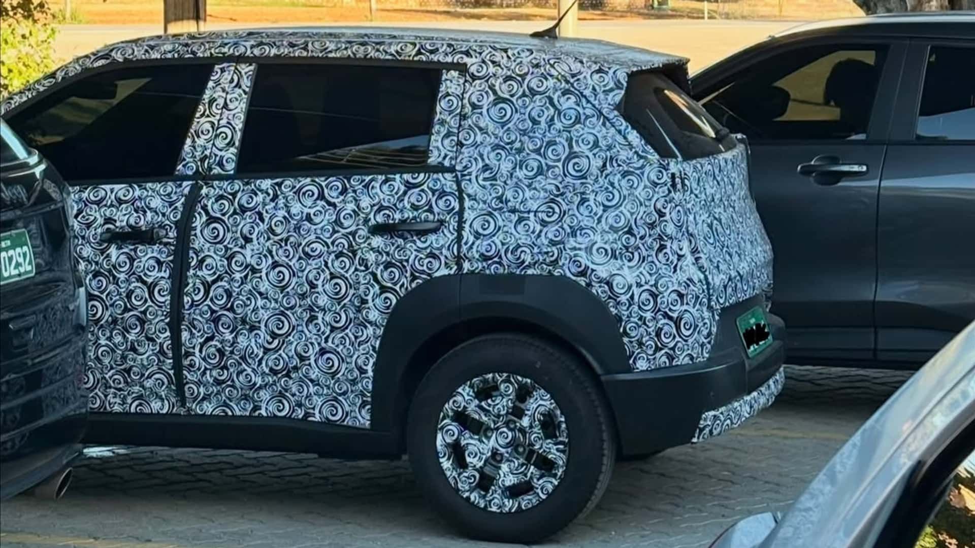 Flagra-fiat-argo-2027-sera-identico-ao-panda-e-tera-receita-de-i20(1)