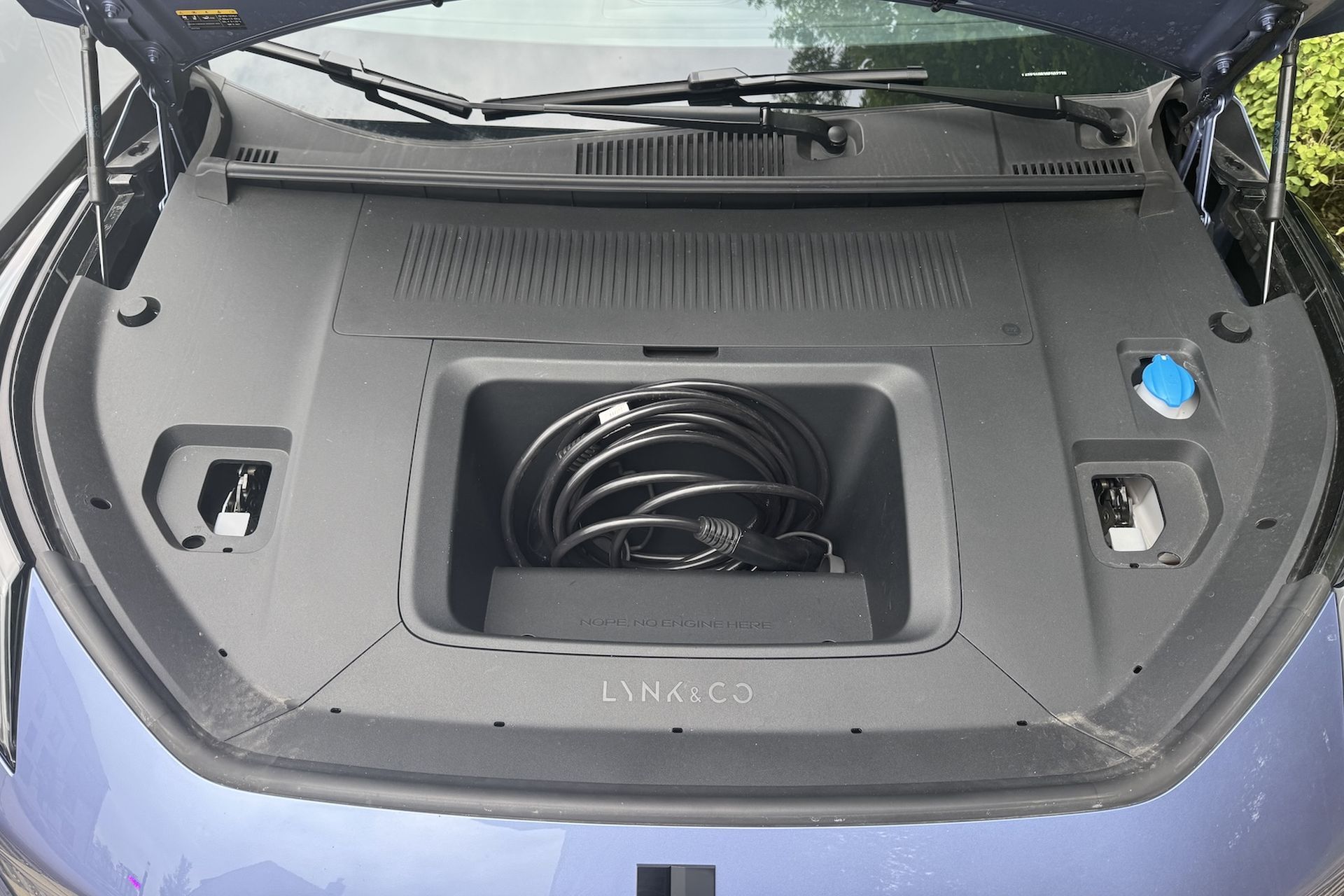 Lynk-co-02-11