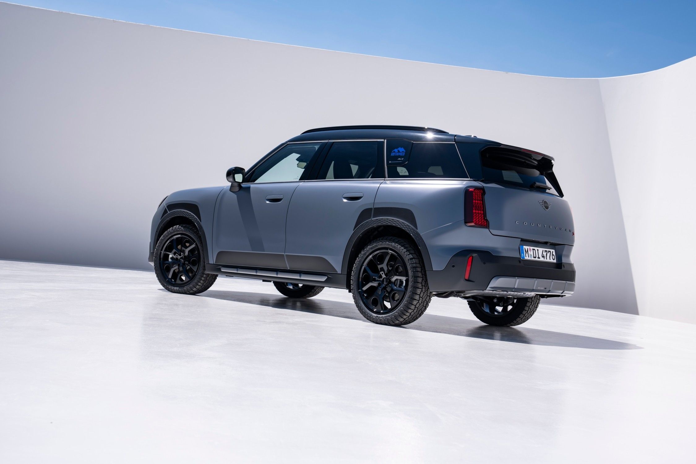 P90654845_lowres_mini-countryman-s-al